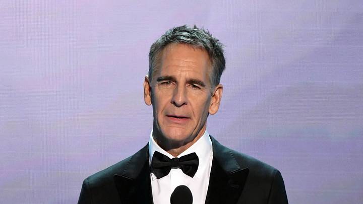 Jan 27, 2019; Los Angeles, CA, USA; Scott Bakula presents the    In Memoriam    segment at the 25th Annual Screen Actors Guild Awards at the Shrine Auditorium. Mandatory Credit: Robert Hanashiro-USA TODAY NETWORK