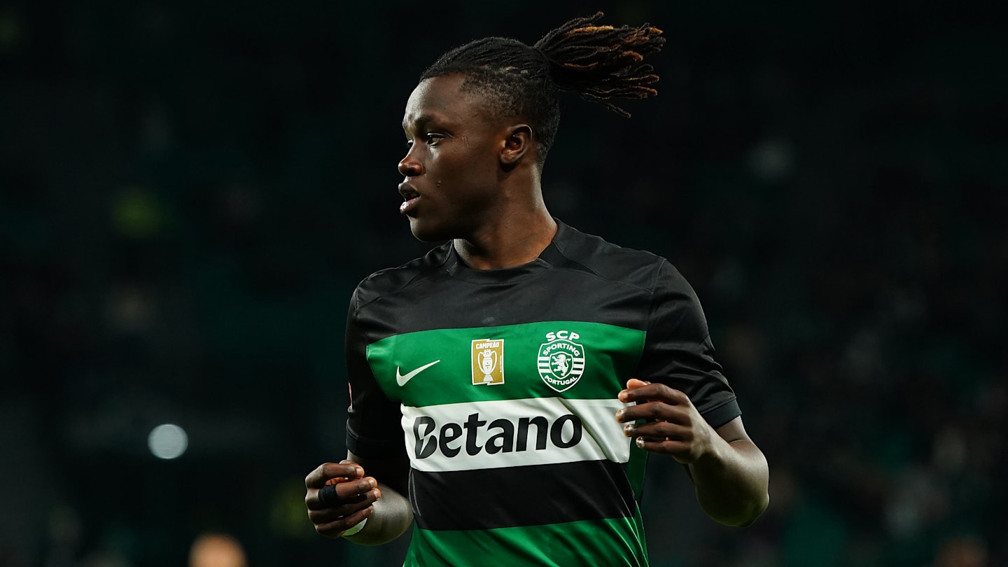 Chelsea agree shock signing of key Man Utd transfer target