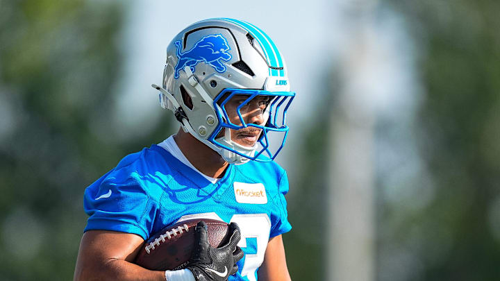 Detroit Lions running back Sione Vaki (33) practices during training camp at Meijer Performance Center in Allen Park on Monday, July 21, 2025.