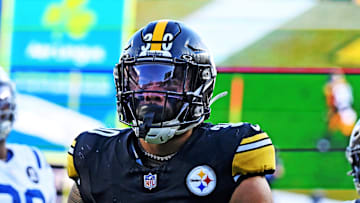 Pittsburgh Steelers running back Jaylen Warren (30) 
