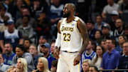 LeBron James debería jugar otra temporada de NBA con los Lakers