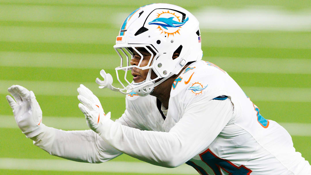 Miami Dolphins OLB Chop Robinson