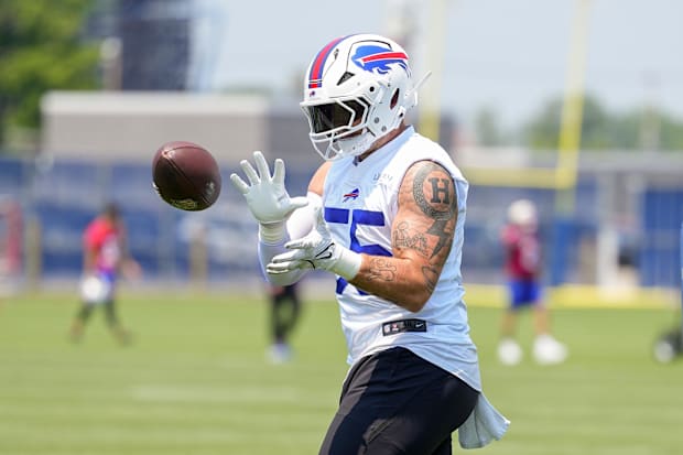 Buffalo Bills DE Michael Hoecht makes a catch during Minicamp at Highmark Stadium.