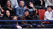 Mbappé acclamé par les supporters du PSG Handball