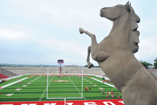 The Sweetwater football team works out on the first day of fall practice Monday, Aug. 2, 2021 at the Mustang Bowl.