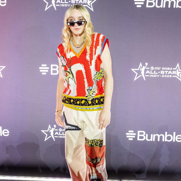 Paige Bueckers arrives on the Orange Carpet 