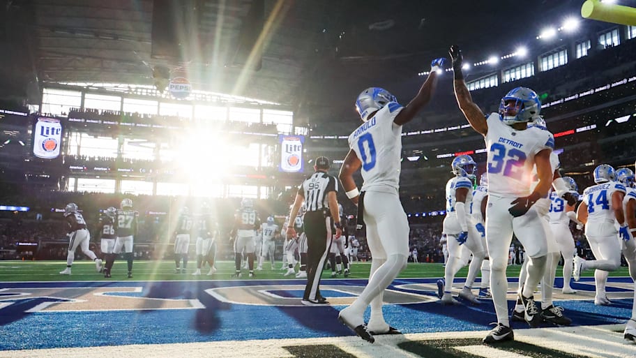 Cowboys ruthlessly trolled by Baylor football jumbotron graphic