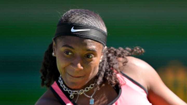 Hailey Baptiste hits a shot