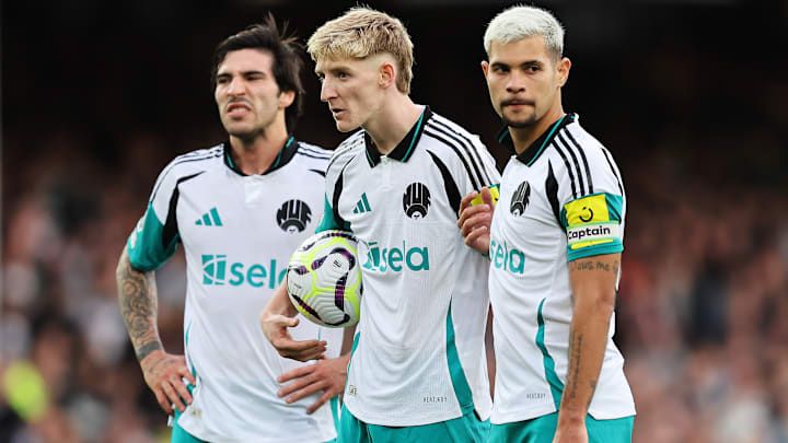 Everton FC v Newcastle United FC - Premier League