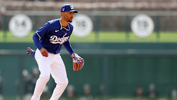 Chicago White Sox v Los Angeles Dodgers