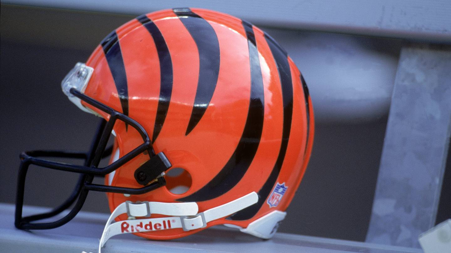 Bengals Vs Browns Breaking Down The Week 8 Announcers bengals-vs-browns-breaking-down-the-week-8-announcers