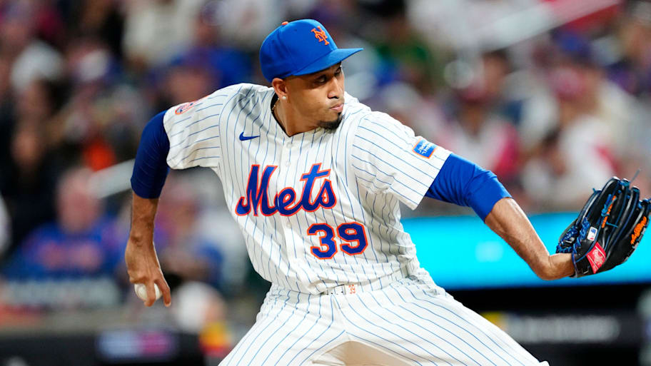 Edwin Díaz aims to fix an inconsistent Dodgers’ bullpen.