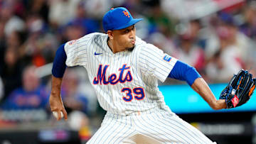 New York Mets pitcher Edwin Diaz (39) pitches in relief, Tuesday, August 26, 2025.