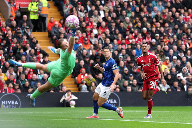 Ryan Gravenberch scores against Everto