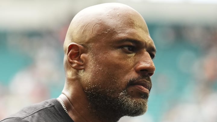 Miami Dolphins defensive coordinator Anthony Weaver