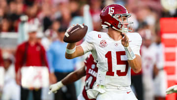 Alabama Crimson Tide quarterback Ty Simpson (15)