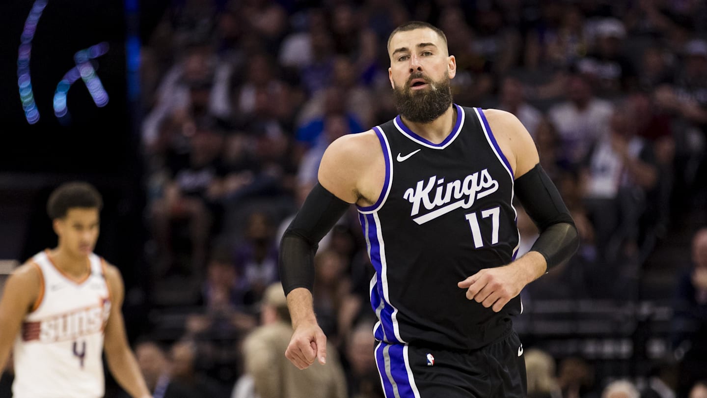 Valanciunas Joins Nuggets as Backup Point Center