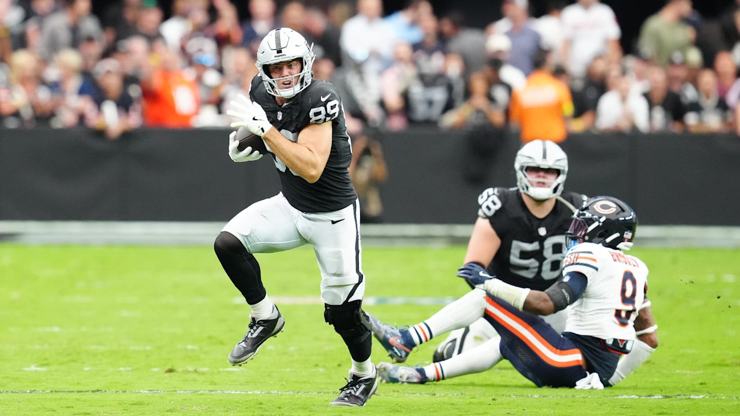Raiders See Offensive Superstars Miss Practice in Thursday's Injury Report