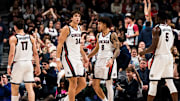 Gonzaga Bulldogs Braden Huff (34) and Jalen Warley (8).