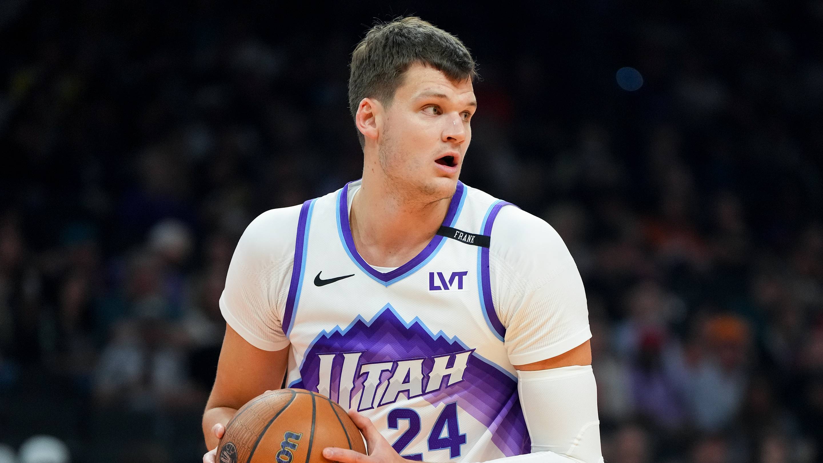 Projected Lakers starting lineup and rotation looks stacked with Walker Kessler, Sexton and Grimes
