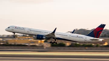 Delta Airlines Departs San Diego International Airport
