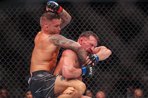 Dustin Poirier and Michael Chandler during UFC 281 at Madison Square Garden. 