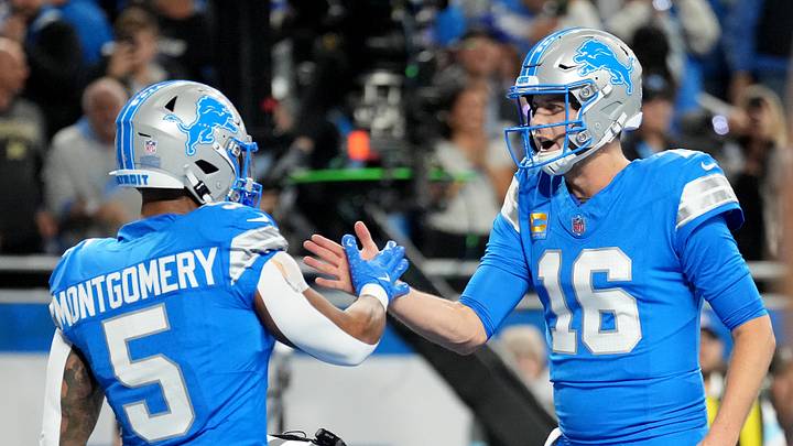 Green Bay Packers v Detroit Lions