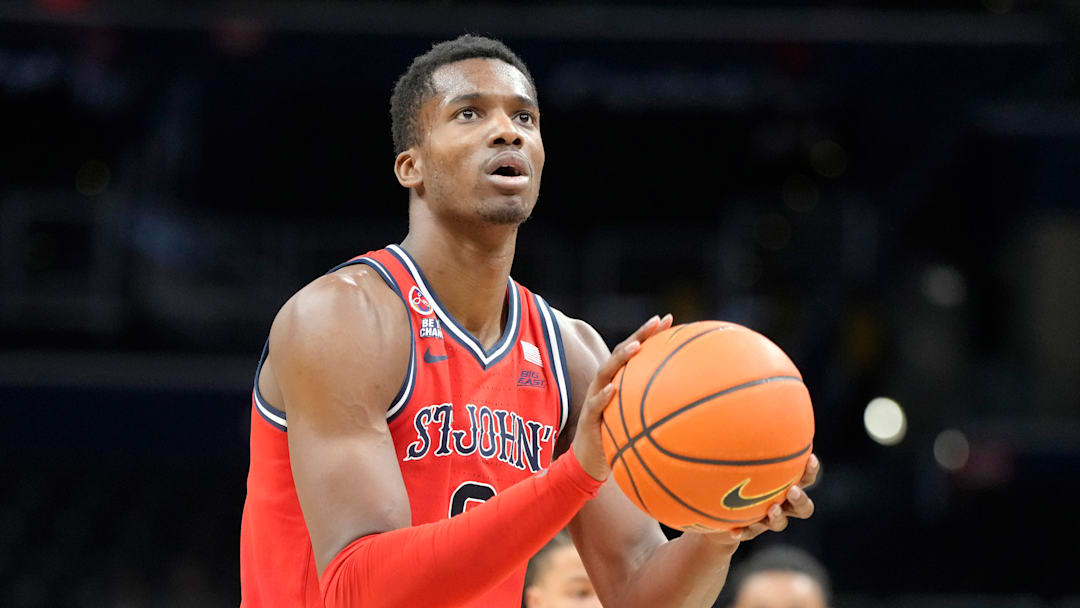 St. John's vs Georgetown; St. John's basketball center Vince Iwuchukwu 