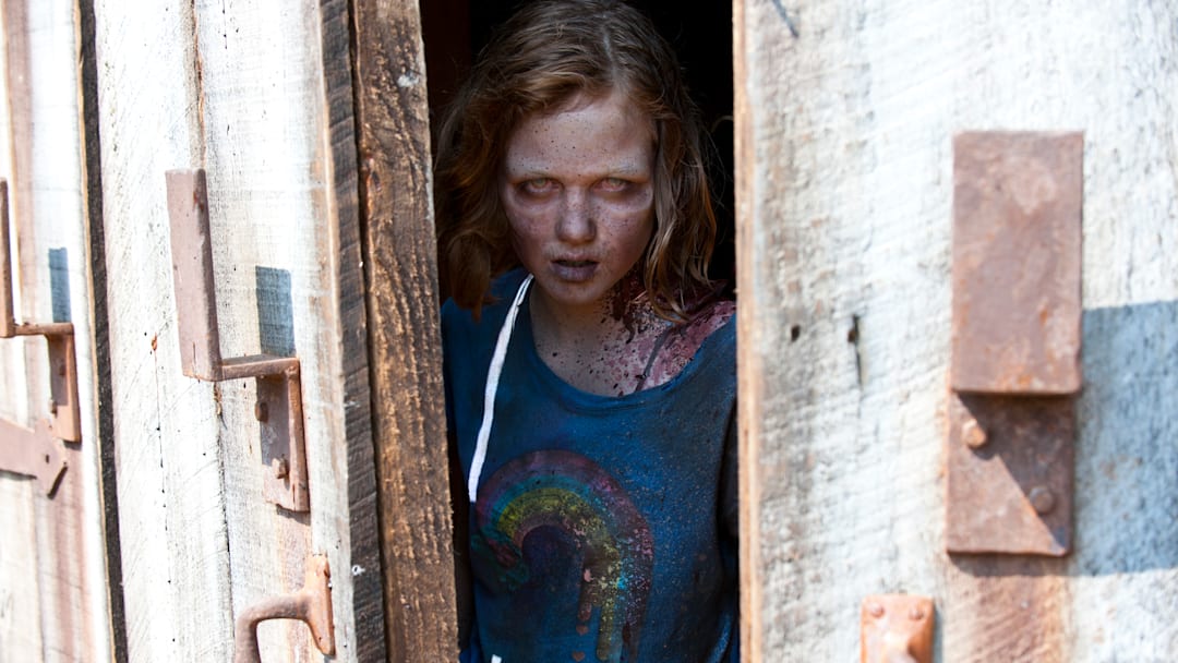 Walker Sophia (Madison Lintz) - The Walking Dead - Season 2, Episode 7