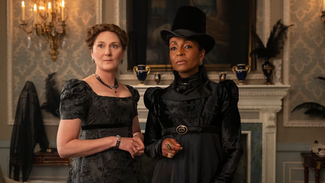 Bridgerton. (L to R) Ruth Gemmell as Lady Violet Bridgerton, Adjoa Andoh as Lady Danbury in episode 407 of Bridgerton. 