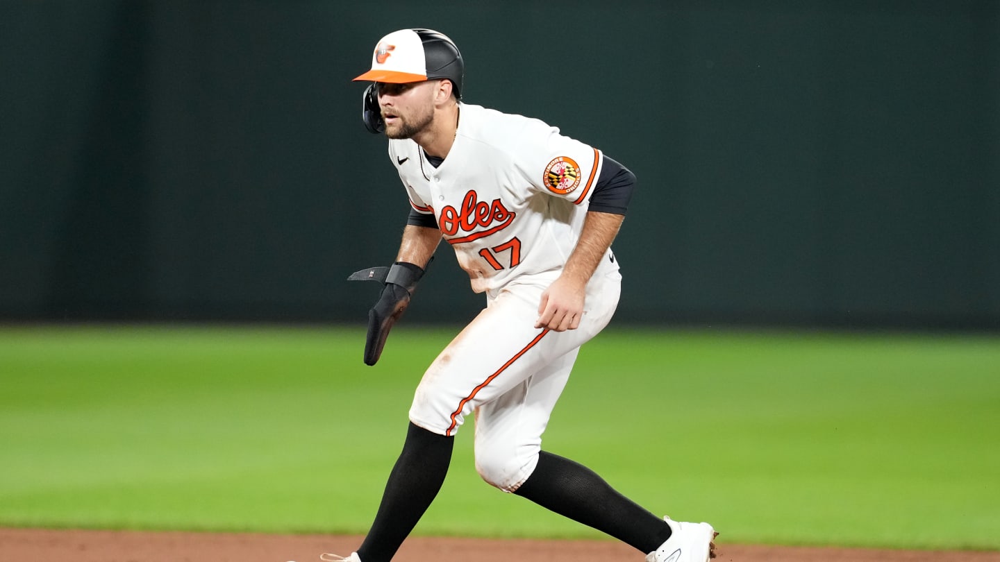 O's bring Hoes back in deal with Astros