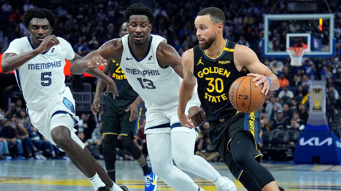 勇士隊迫使灰熊隊在 NBA 杯中輕鬆獲勝，採取了莫名其妙的糟糕策略