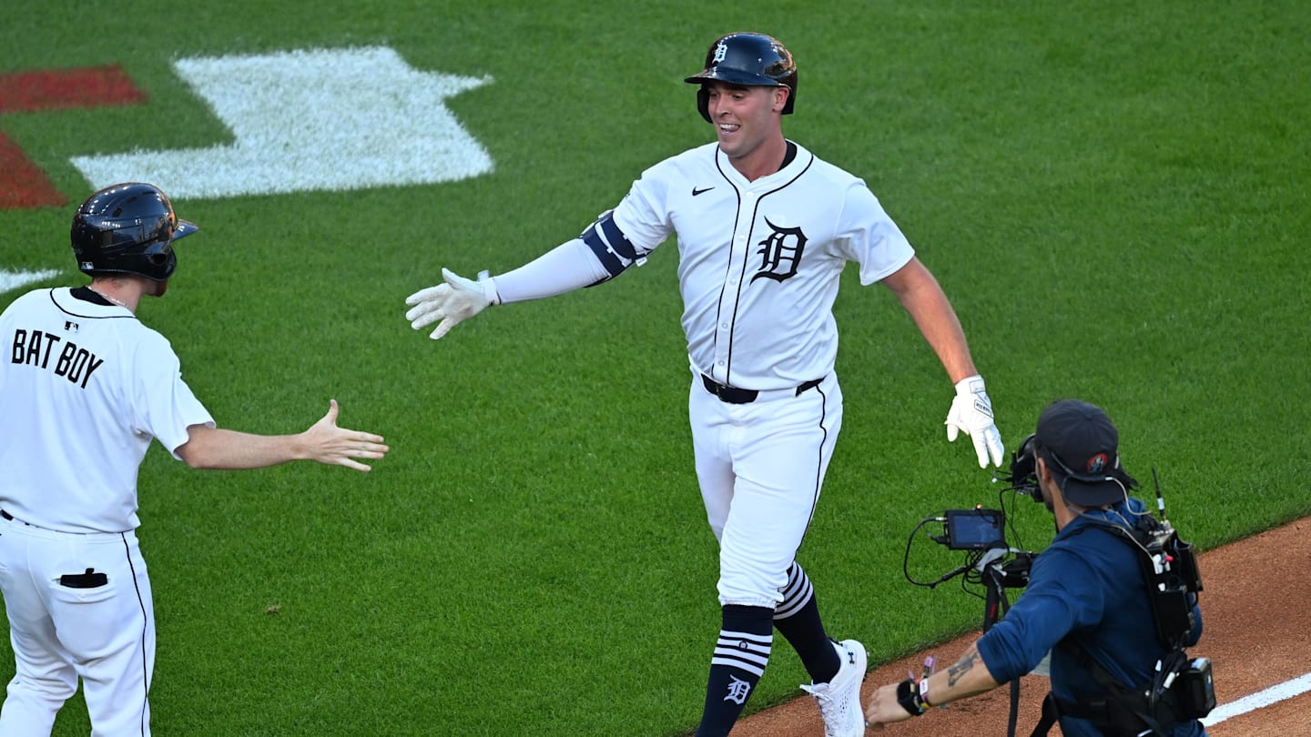 Detroit Tigers Kerry Carpenter Leaves Game with Hamstring Injury