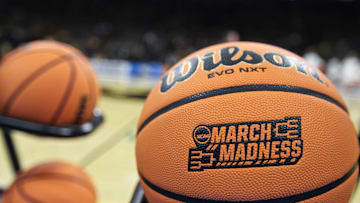 Holy Cross v Iowa
