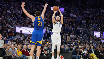 Dallas Mavericks v Golden State Warriors