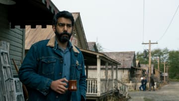 MIDNIGHT MASS (L to R) RAHUL KOHLI as SHERIFF HASSAN in episode 101 of MIDNIGHT MASS Cr. EIKE SCHROTER/NETFLIX © 2021