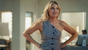 RUNNING POINT. Kate Hudson as Isla Gordon in Episode 103 of Running Point. 