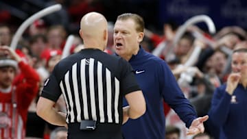 Jan 30, 2024; Columbus, Ohio, USA; Illinois Fighting Illini head coach Brad Underwood talks to the