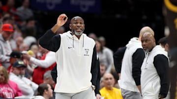 Valparaiso Beacons head coach Roger Powell Jr. 