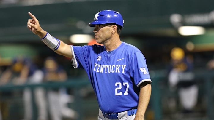 NCAA BASEBALL: JUN 01 Division I Regional - Kentucky vs West Virginia