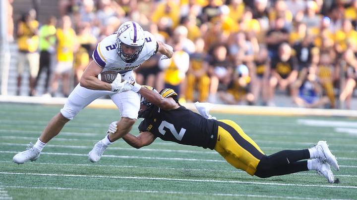 Albany v Iowa