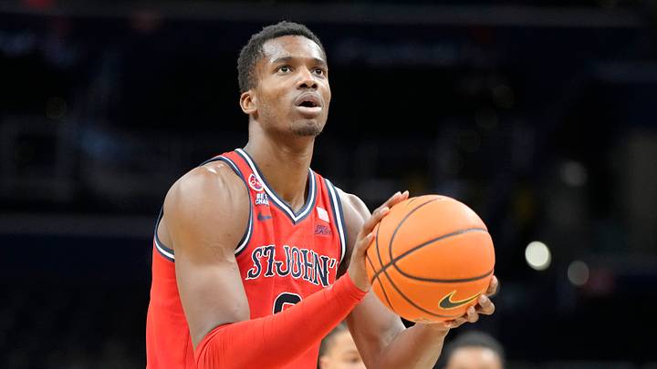 St. John's vs Georgetown; St. John's basketball center Vince Iwuchukwu 