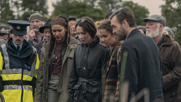 Bodkin. (L to R) Seán Óg Cairns as Garda Eoin, Kerri McLean as Maeve, Siobhán Cullen as Dove, Robyn Cara as Emmy Sizergh, Will Forte as Gilbert Power in episode 103 of Bodkin. Cr. Enda Bowe/Netflix © 2024