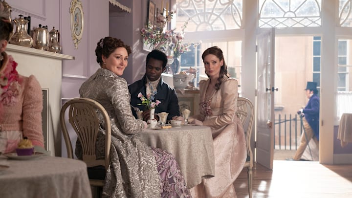 Bridgerton. (L to R) Ruth Gemmell as Lady Violet Bridgerton, Victor Alli as John Stirling, Hannah Dodd as Francesca Bridgerton in episode 308 of Bridgerton. Cr. Liam Daniel/Netflix © 2024
