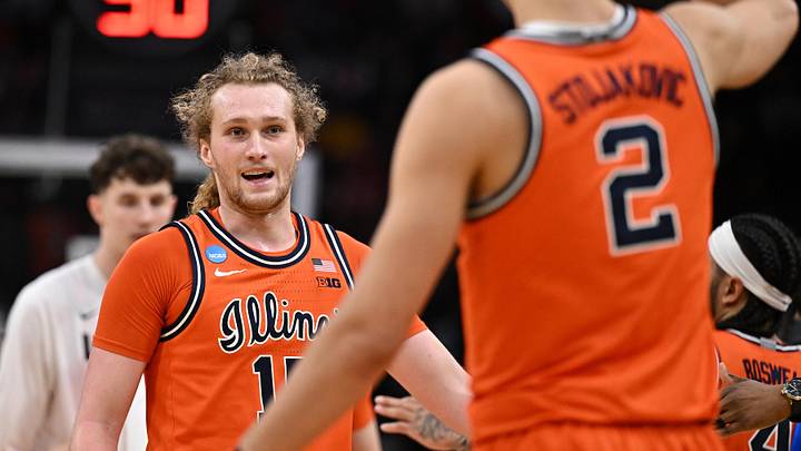 Mar 26, 2026; Houston, TX, USA; Illinois Fighting Illini forward Jake Davis (15) reacts in the second half during a Sweet Sixteen game of the South Regional of the men's 2026 NCAA Tournament at Toyota Center. Mandatory Credit: Maria Lysaker-Imagn Images