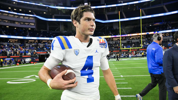 UCLA Bruins quarterback Ethan Garbers (4). Mandatory Credit: Robert Hanashiro-USA TODAY Sports