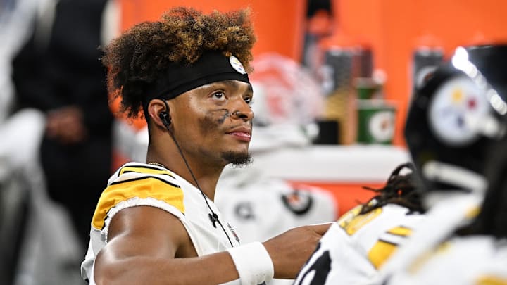 Aug 24, 2024; Detroit, Michigan, USA;  Pittsburgh Steelers quarterback Justin Fields (2) looks at the scoreboard while sitting on the bench during the Steelers pre-season game  against the Detroit Lions in the third quarter at Ford Field. Mandatory Credit: Lon Horwedel-Imagn Images