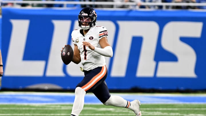 Nov 19, 2023; Detroit, Michigan, USA; Chicago Bears quarterback Justin Fields (1) looks to throw a