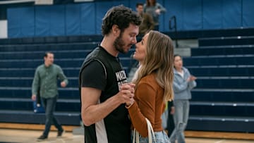 Nobody Wants This. (L to R) Adam Brody as Noah, Kristen Bell as Joanne in episode 107 of Nobody Wants This. Cr. Adam Rose/Netflix © 2024