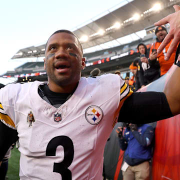 Russell Wilson signing with the Giants improved their Super Bowl odds. 
